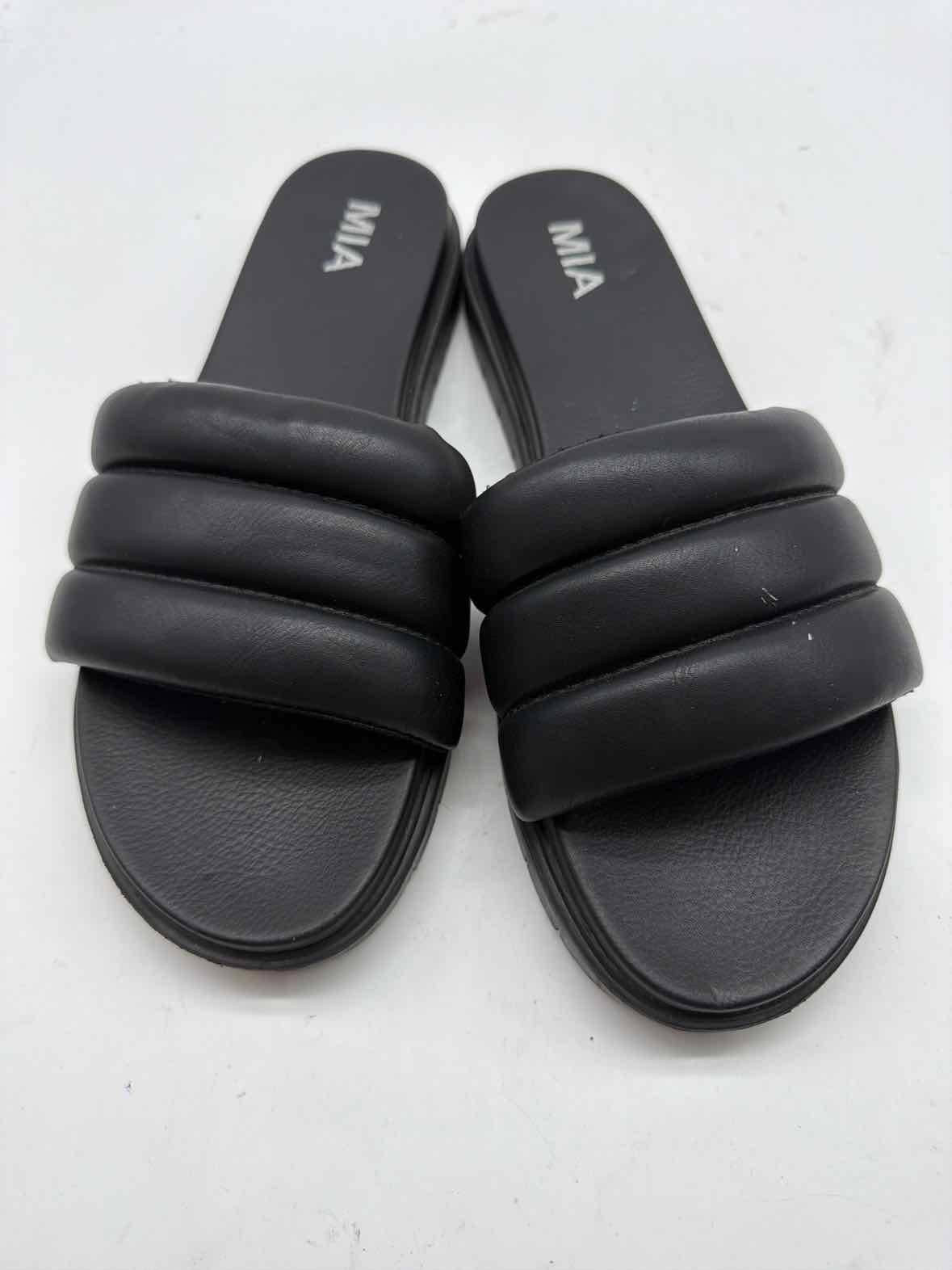 Pre-Owned MIA Black Size 10 Mule Sandals | True Fashionistas.
