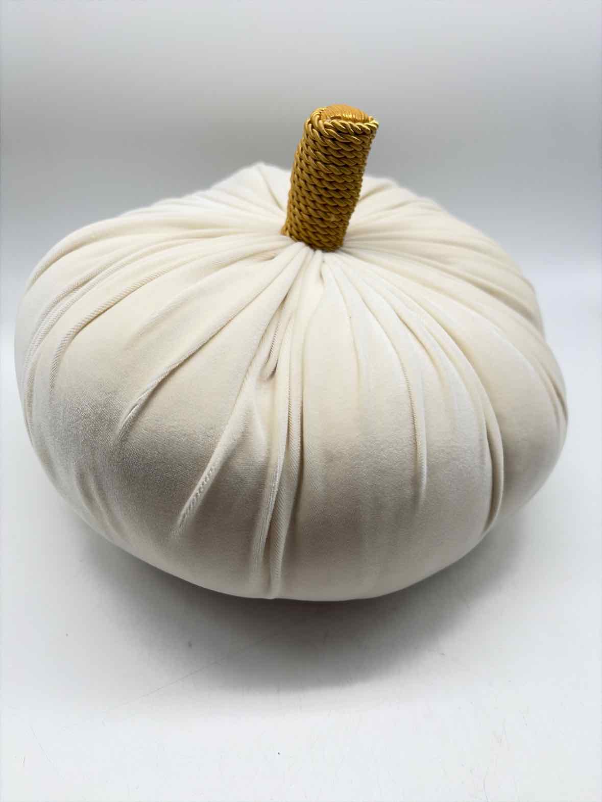 Beige Halloween Pumkin | True Fashionistas.