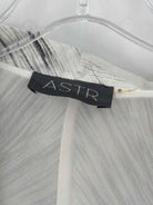 Pre-Owned ASTR White Size Small Cardigan Blouse | True Fashionistas.