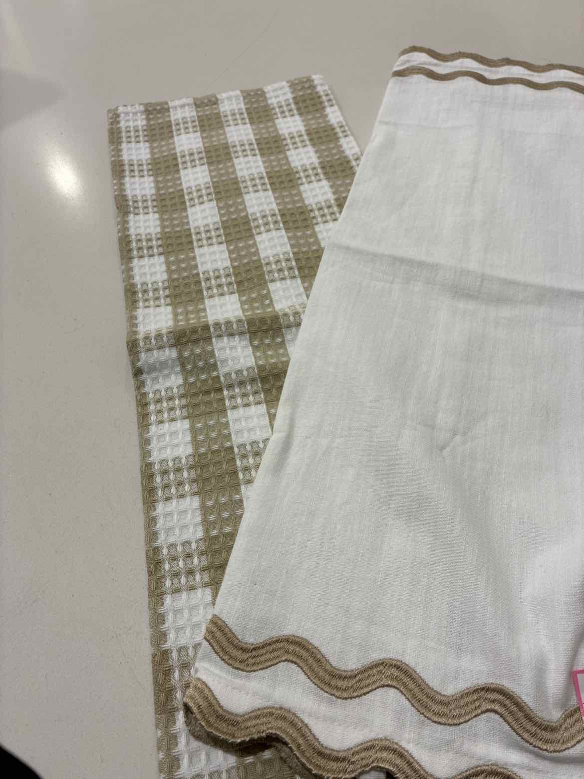 Mud Pie Embroidery Towel - Thumbnail 5