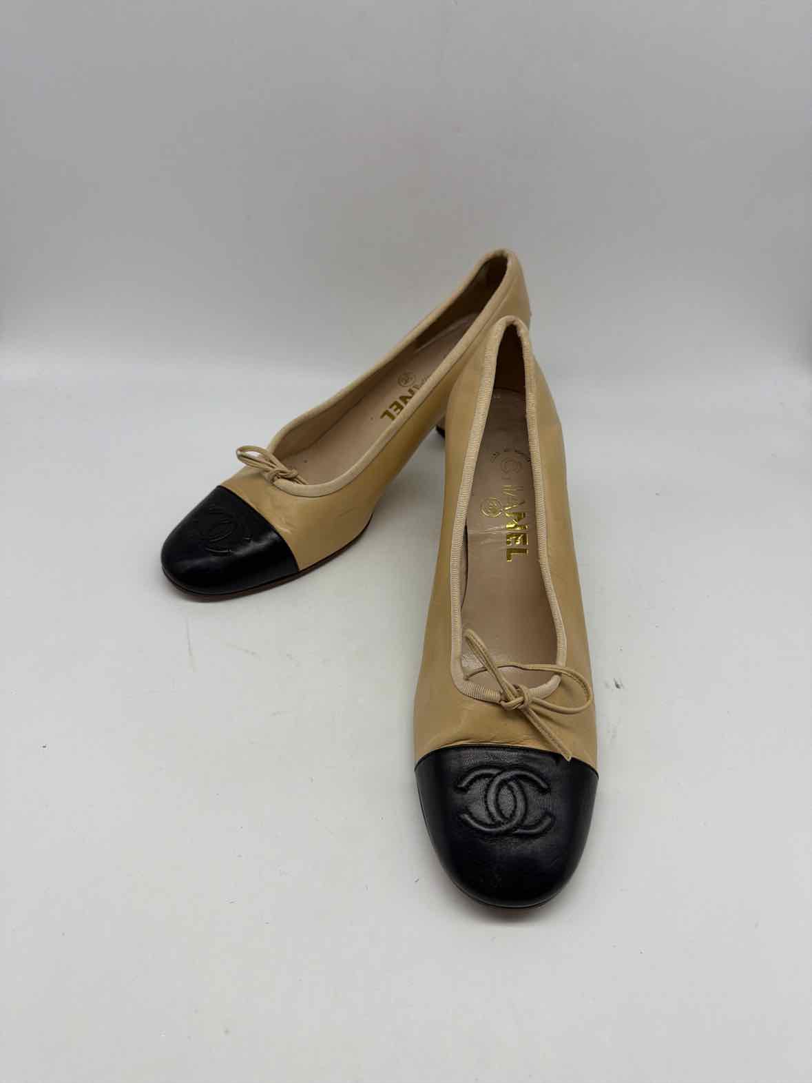 Pre-Owned Chanel Tan Size 39.5 Block Heel Heels | True Fashionistas.