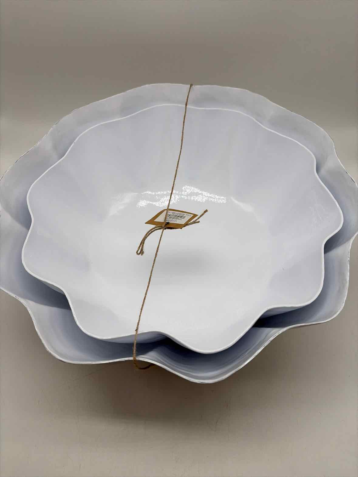 Mud Pie Set of 2 White and Tan Scalloped Bowl | True Fashionistas.