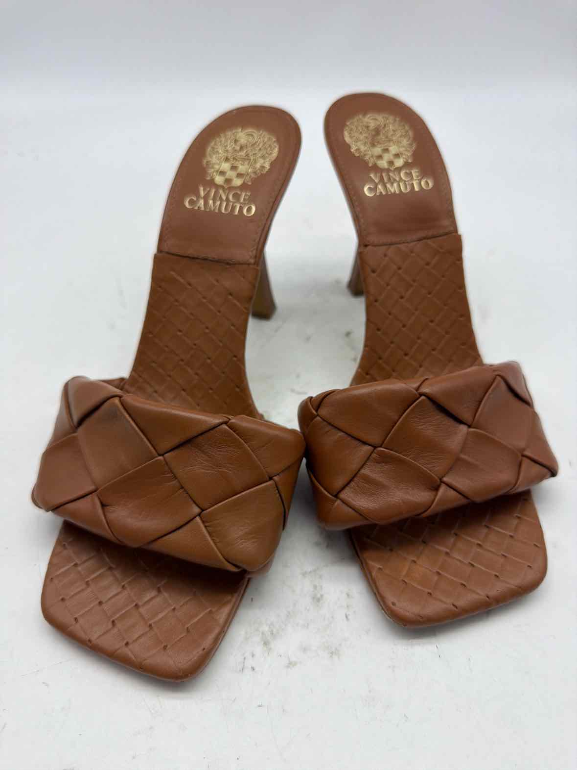 Pre-Owned Vince Camuto Tan Size 8.5 Mule Heels | True Fashionistas.