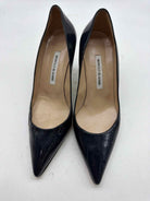 Pre-Owned Manolo Blahnik Navy Size 10 Patent Leather Pump Heels | True Fashionistas.