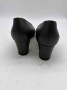 Pre-Owned Manolo Blahnik Black Size 9 Pump Heels | True Fashionistas.