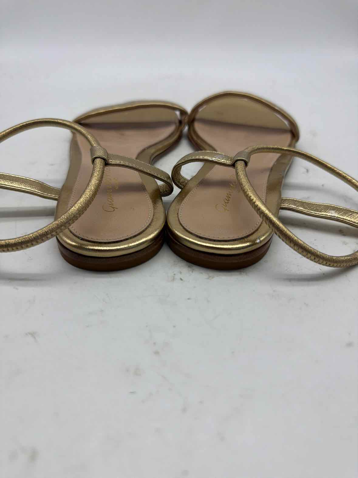 Pre-Owned Gianvito Rossi Gold Size 5 Strappy Sandals | True Fashionistas.