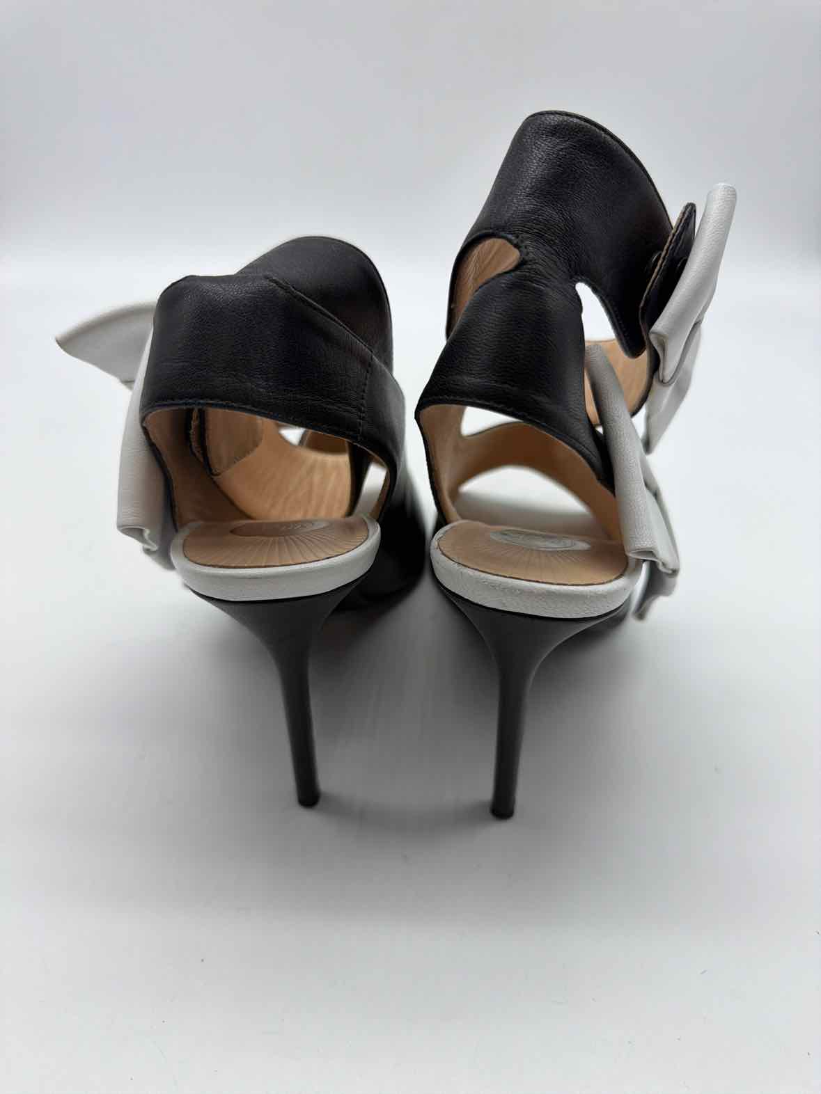 Pre-Owned Viktor & Rolf Black Size 37 Slingback Heels | True Fashionistas.