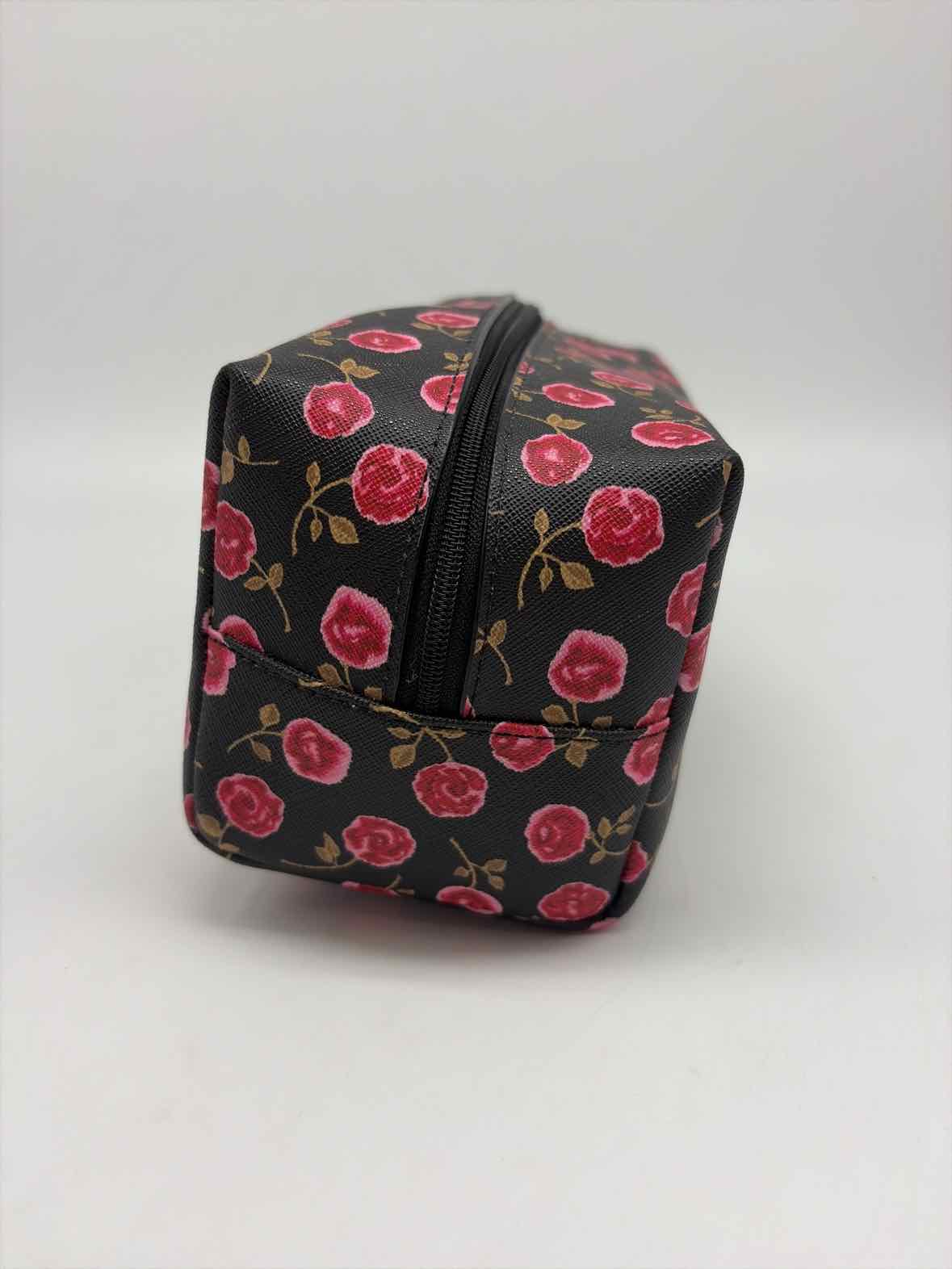 Pre-Owned Kate Spade Black Pouch Pouch | True Fashionistas.