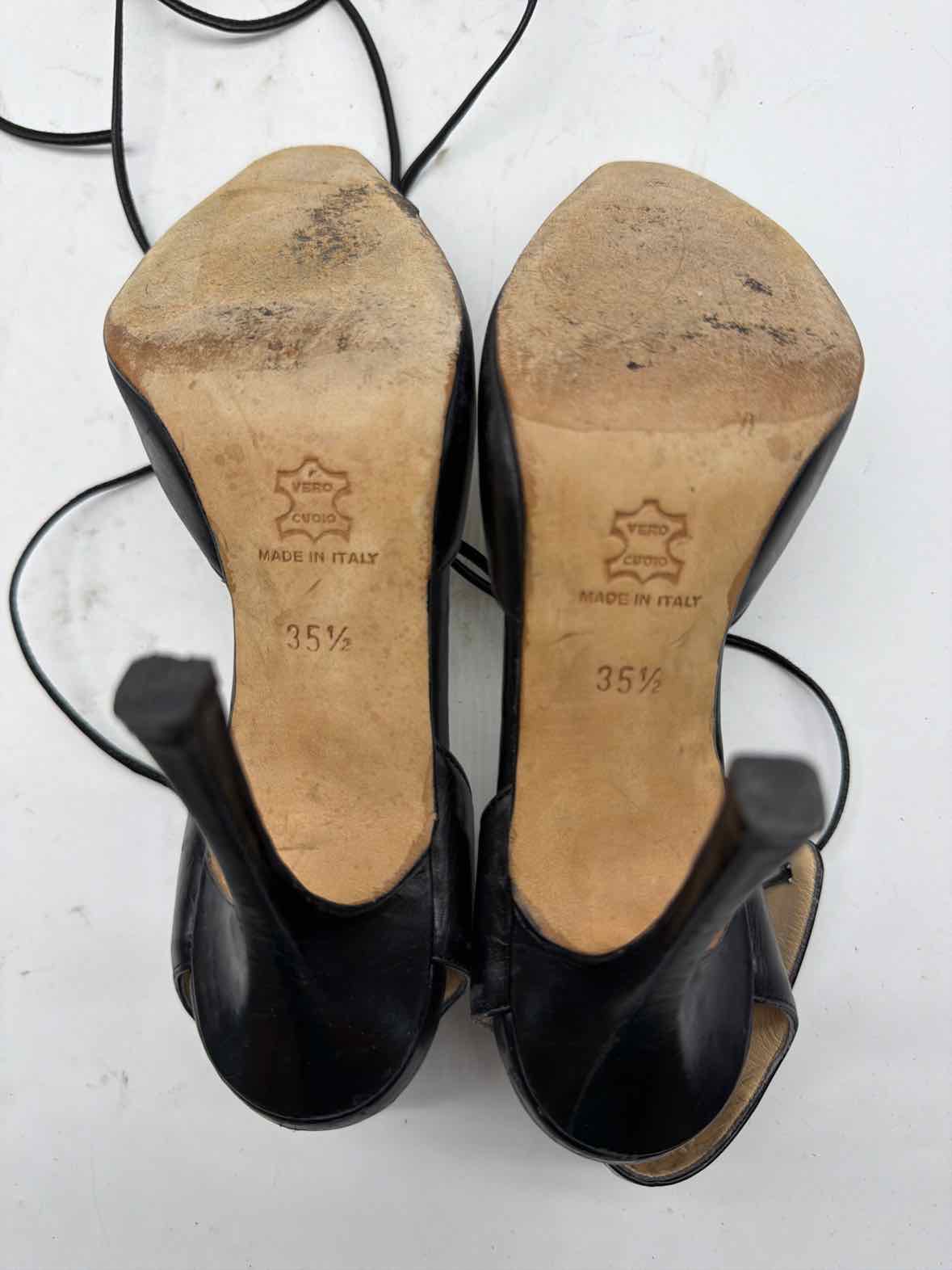 Pre-Owned Manolo Blahnik Black Size 35.5 Strappy Heels | True Fashionistas.