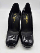 Pre-Owned Chanel Black Size 6 Patent Leather Pump Heels | True Fashionistas.