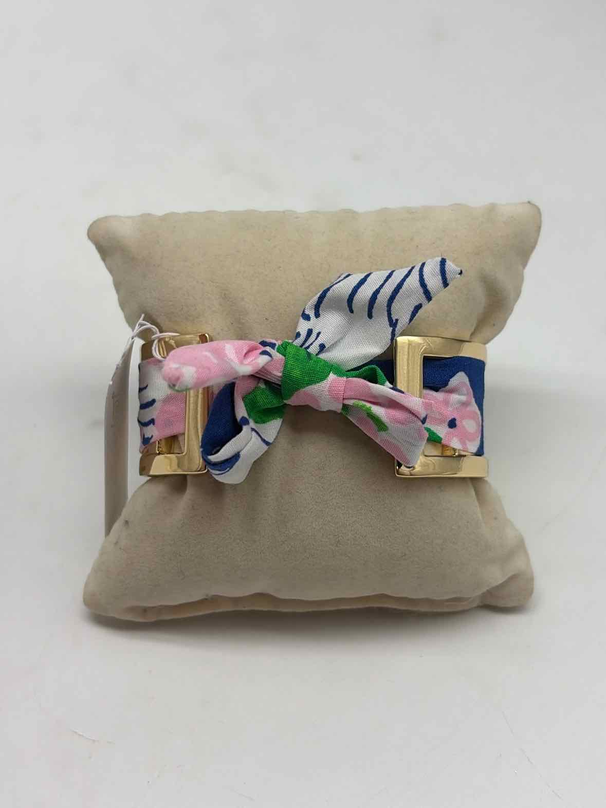Lilly Pulitzer Gold and White Printed Fabric Bracelet | True Fashionistas.