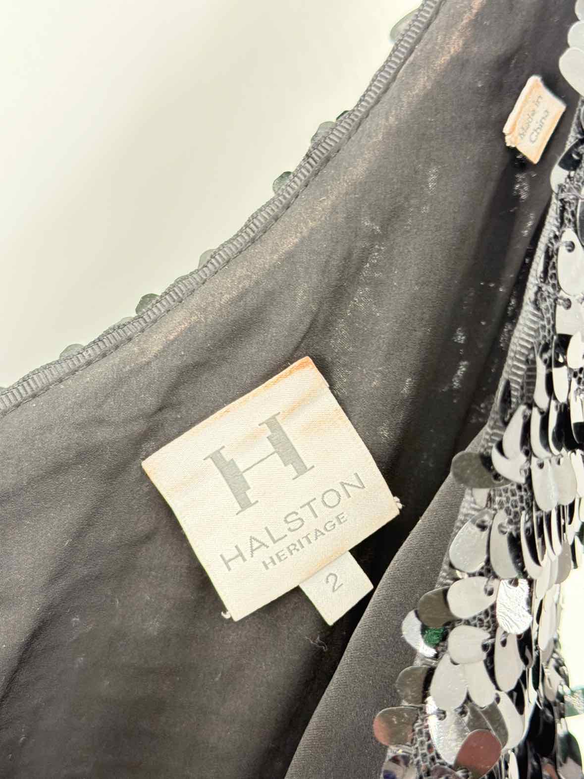 Pre-Owned H Halston Black Size 2 Sequin Cocktail Short Evening Gown | True Fashionistas.