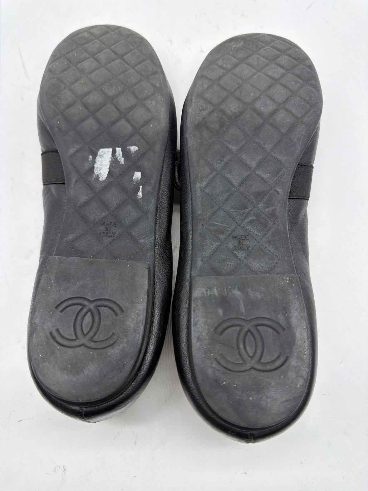 Pre-Owned Chanel Black Size 9.5 Mary Jane Flats | True Fashionistas.