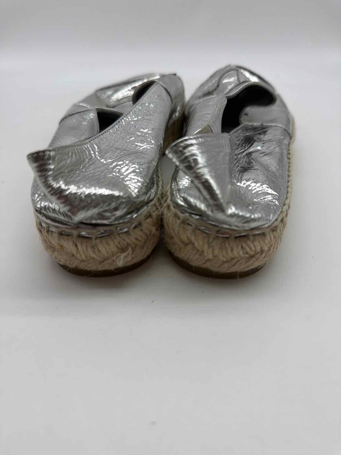 Pre-Owned Chanel Silver Size 39 Espadrille Flats | True Fashionistas.