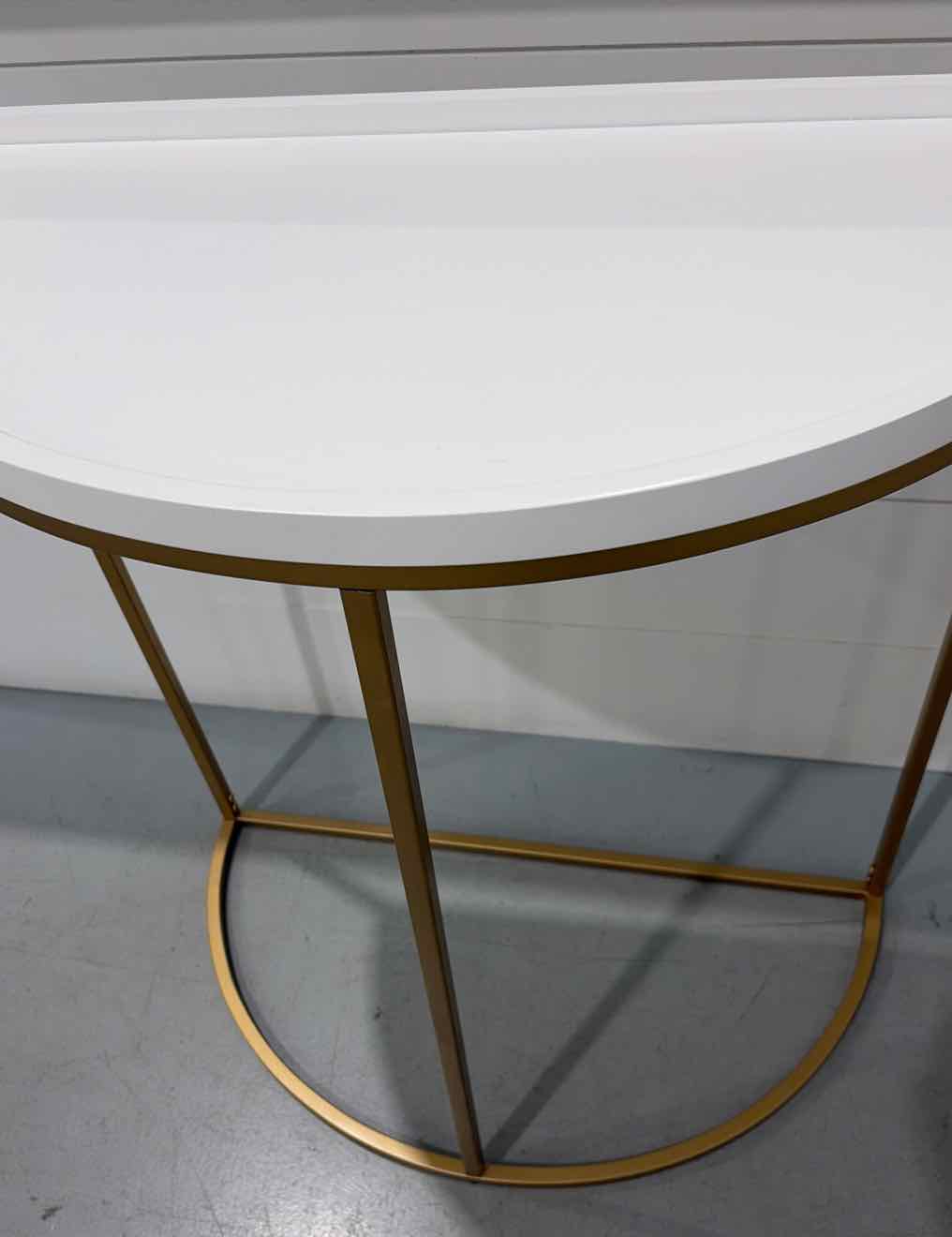 White Living Room End Table | True Fashionistas.