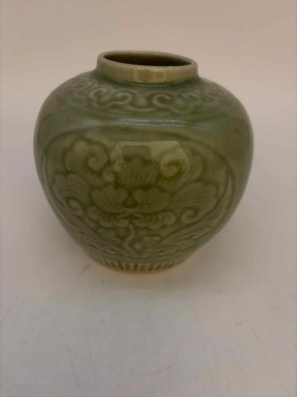 Chinese Celadon Vase | True Fashionistas.