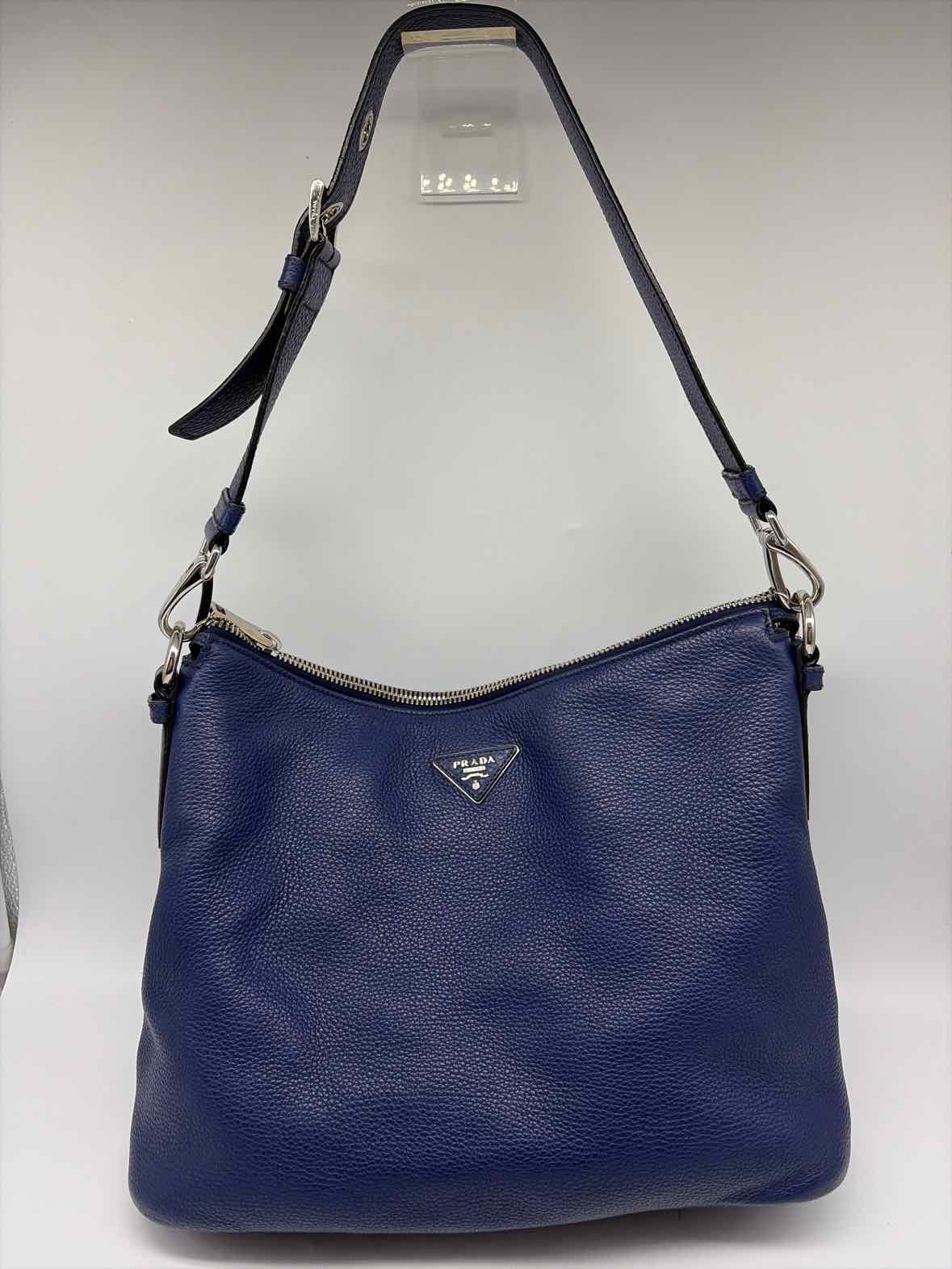 Pre-Owned Prada Blue Pebbled Shoulder Bag Shoulder Bag | True Fashionistas.