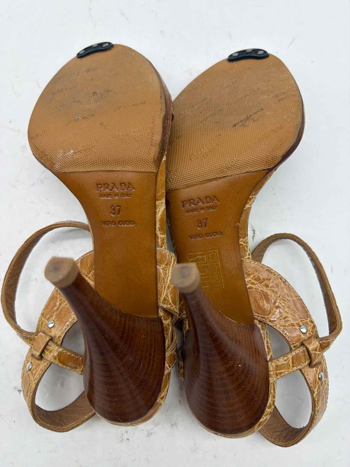 Pre-Owned Prada Tan Size 7 Strappy Heels | True Fashionistas.