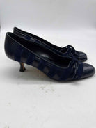 Pre-Owned Manolo Blahnik Navy Size 5.5 Pump Heels | True Fashionistas.