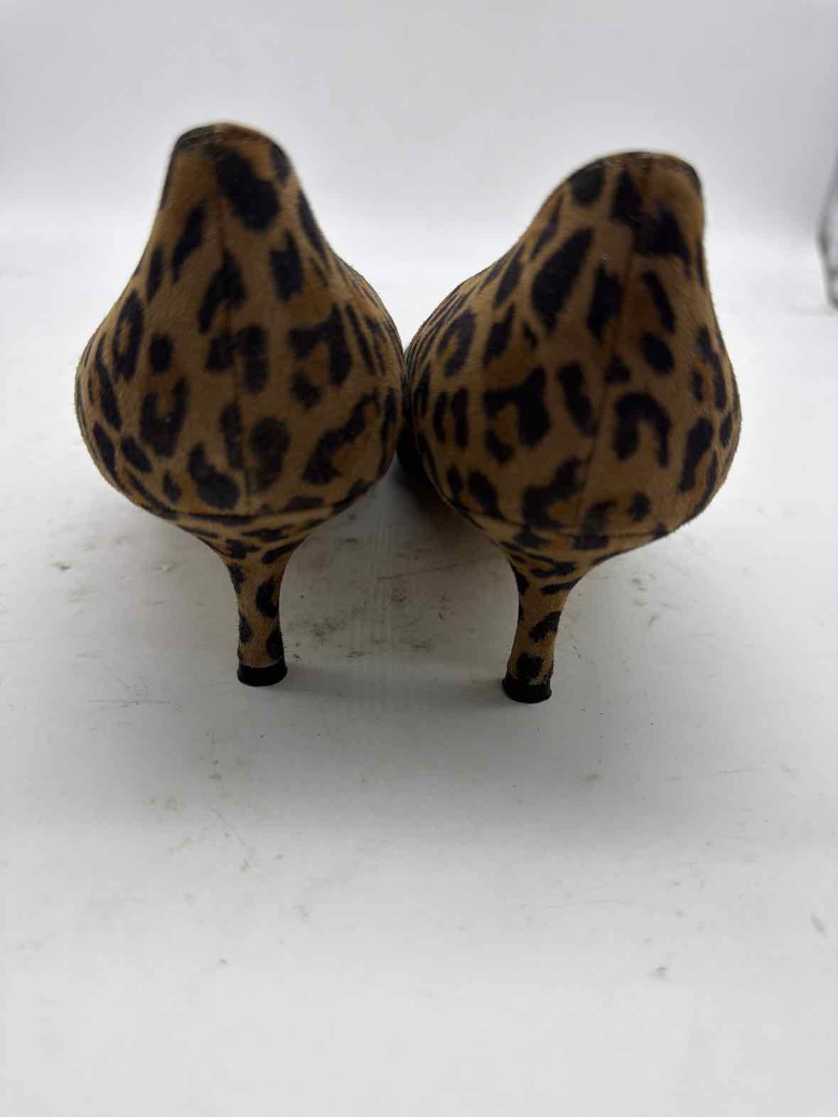 Pre-Owned Manolo Blahnik Brown Size 5 Leopard Pump Heels | True Fashionistas.