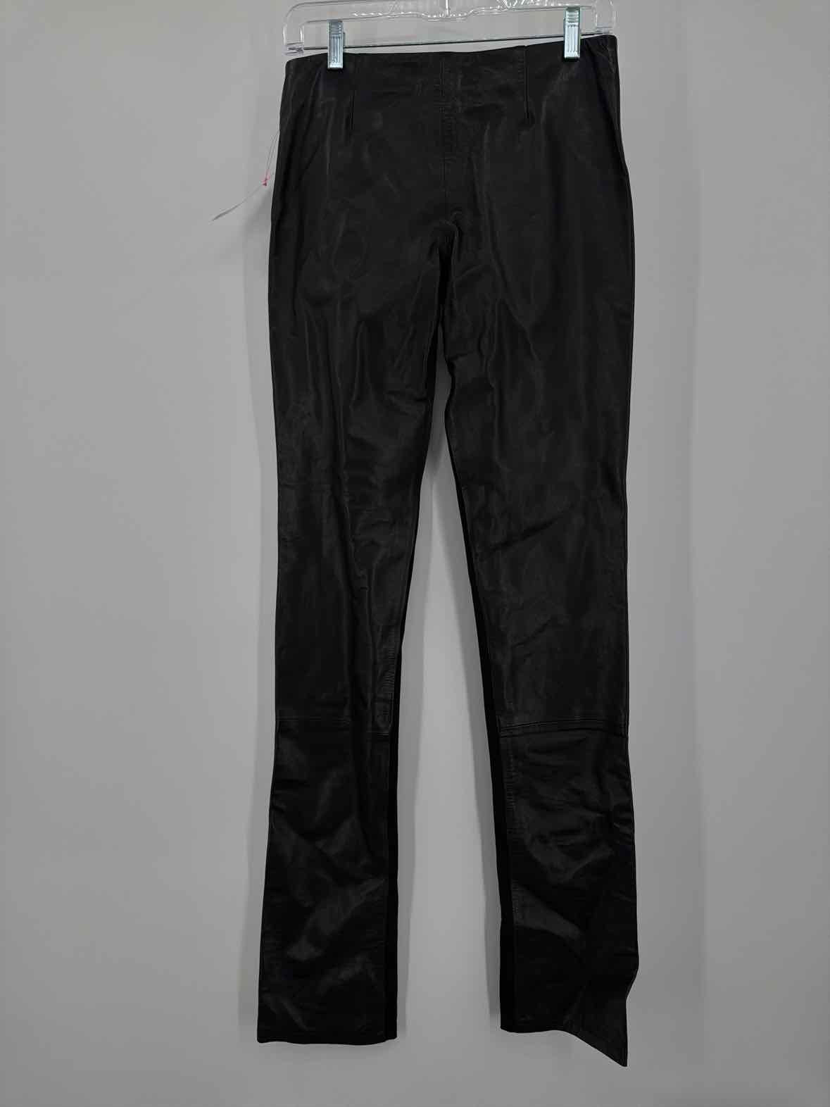 Pre-Owned Red Valentino Black Size 40 Leather Dress Pants | True Fashionistas.