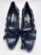 Pre-Owned Manolo Blahnik Navy Size 5.5 Pump Heels | True Fashionistas.