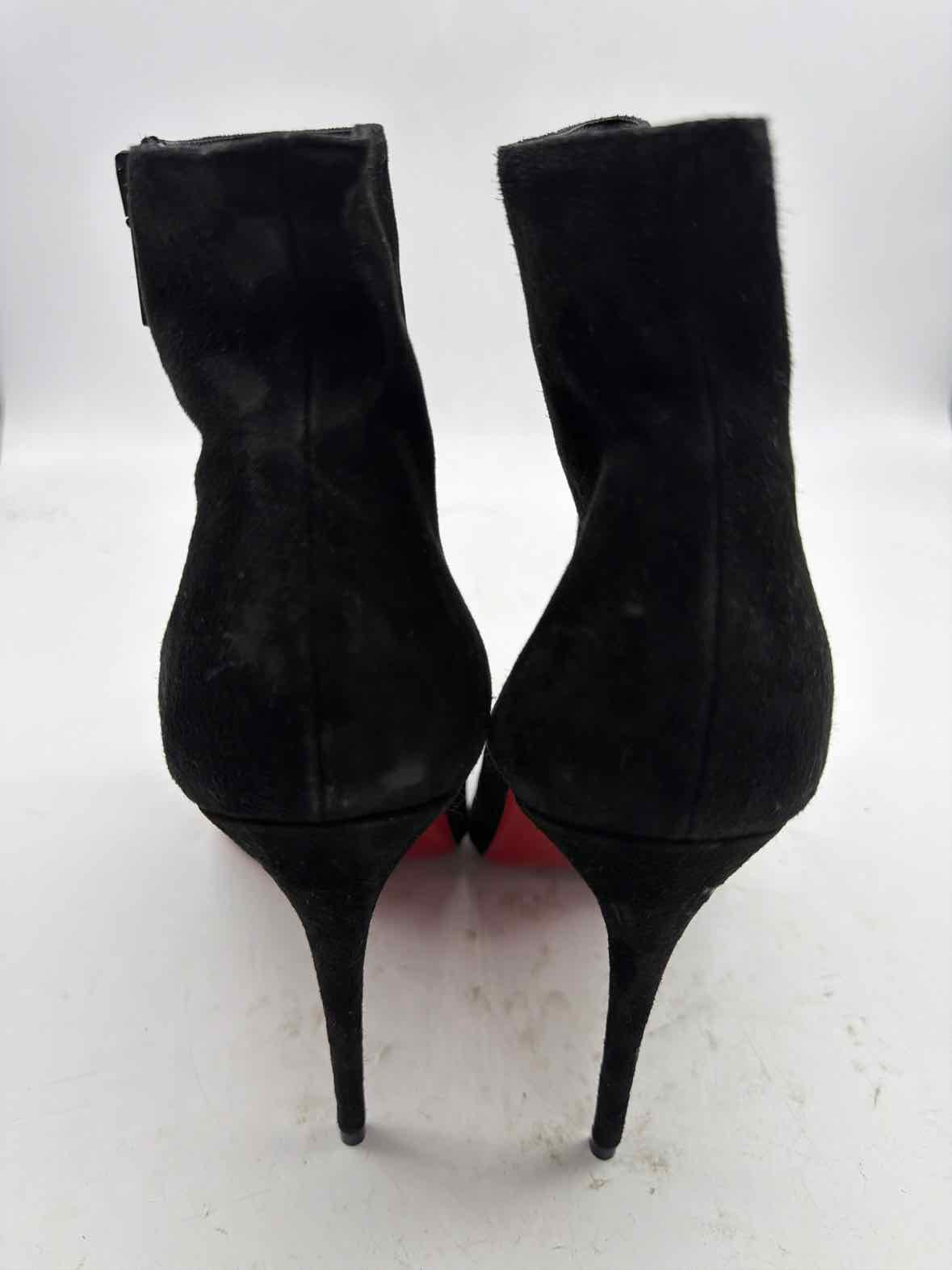 Pre-Owned Christian Louboutin Black Size 9.5 Suede Ankle Boot Boots | True Fashionistas.