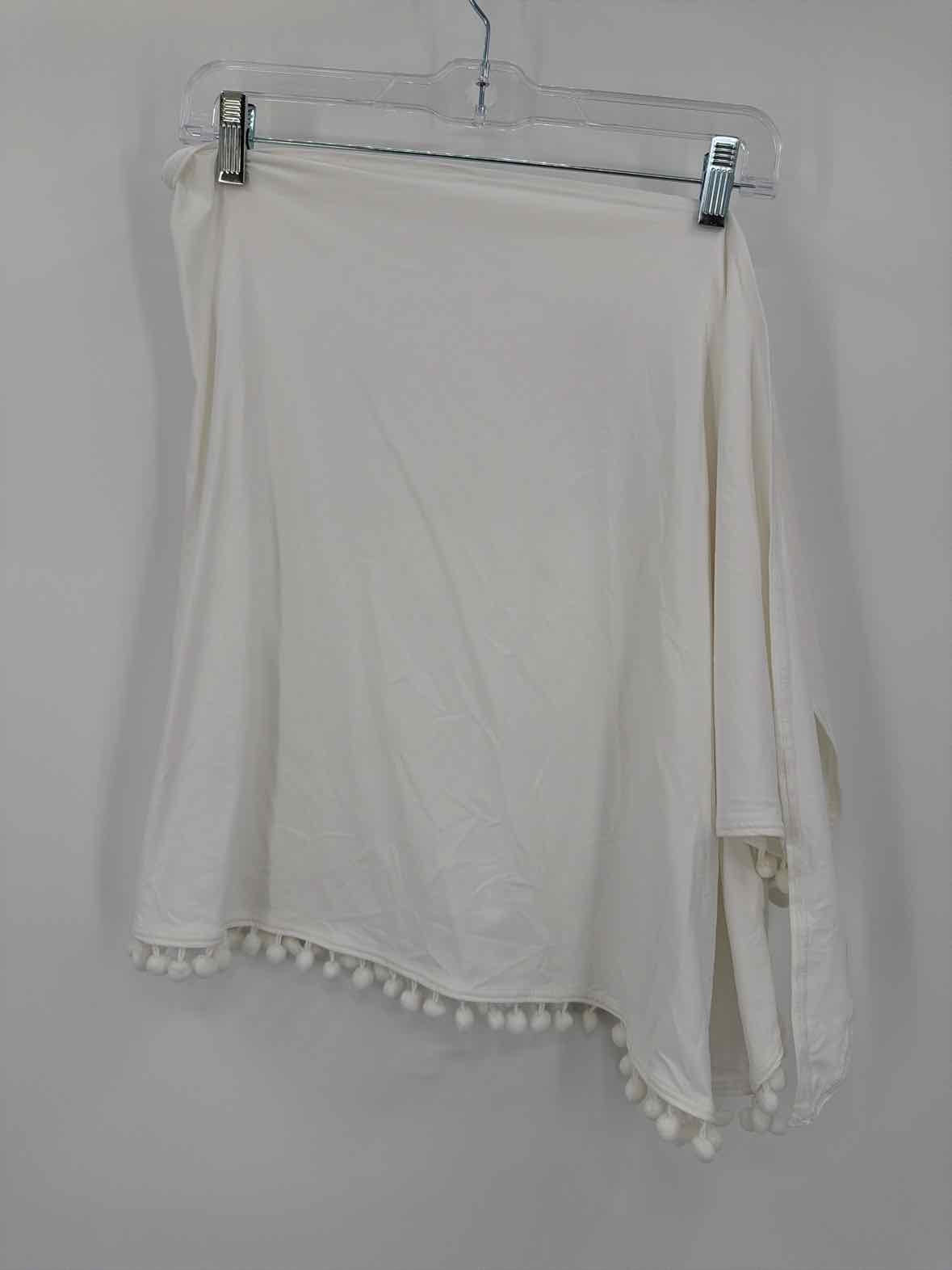 Pre-Owned Lilly Pulitzer White Size M/L Skirt Coverup | True Fashionistas.