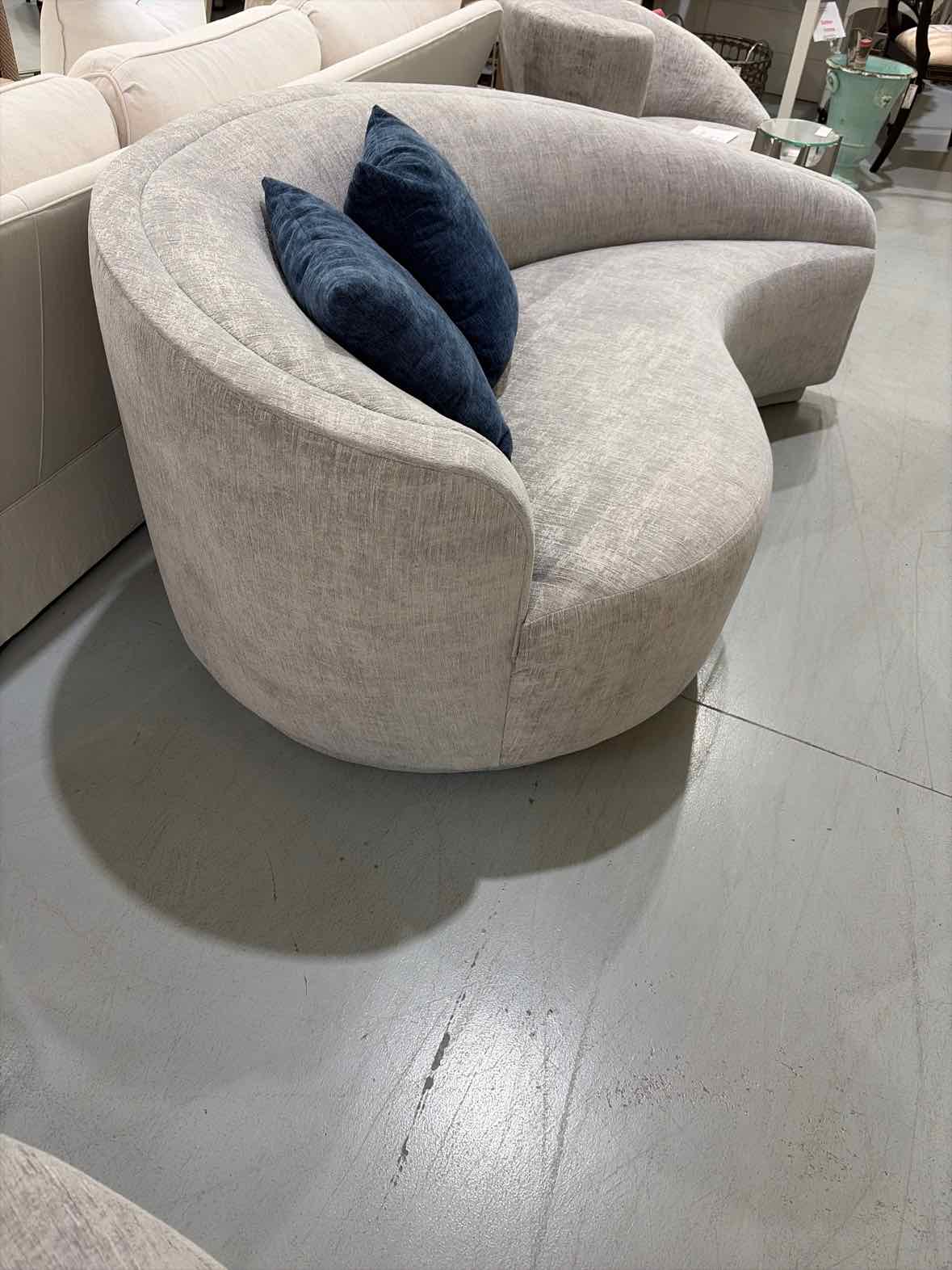 Living Room Cuved Chaise | True Fashionistas.
