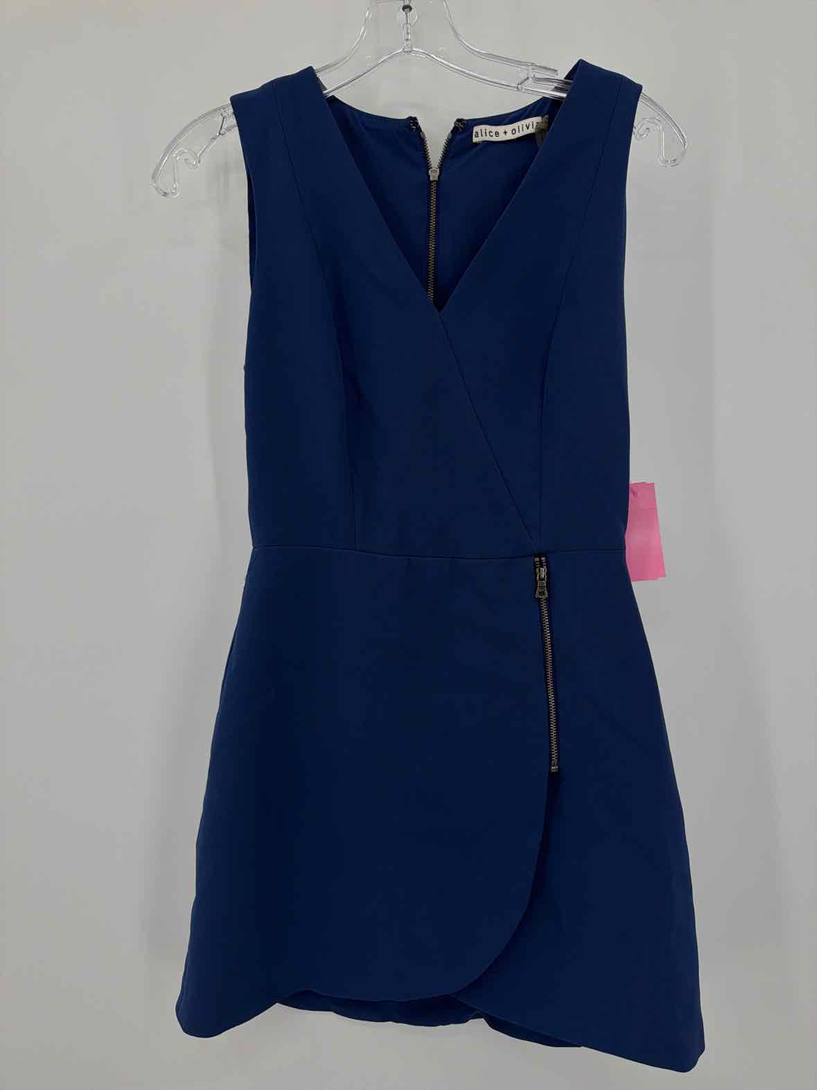 Pre-Owned Alice + Olivia Blue Short Sleeveless Dress | True Fashionistas.