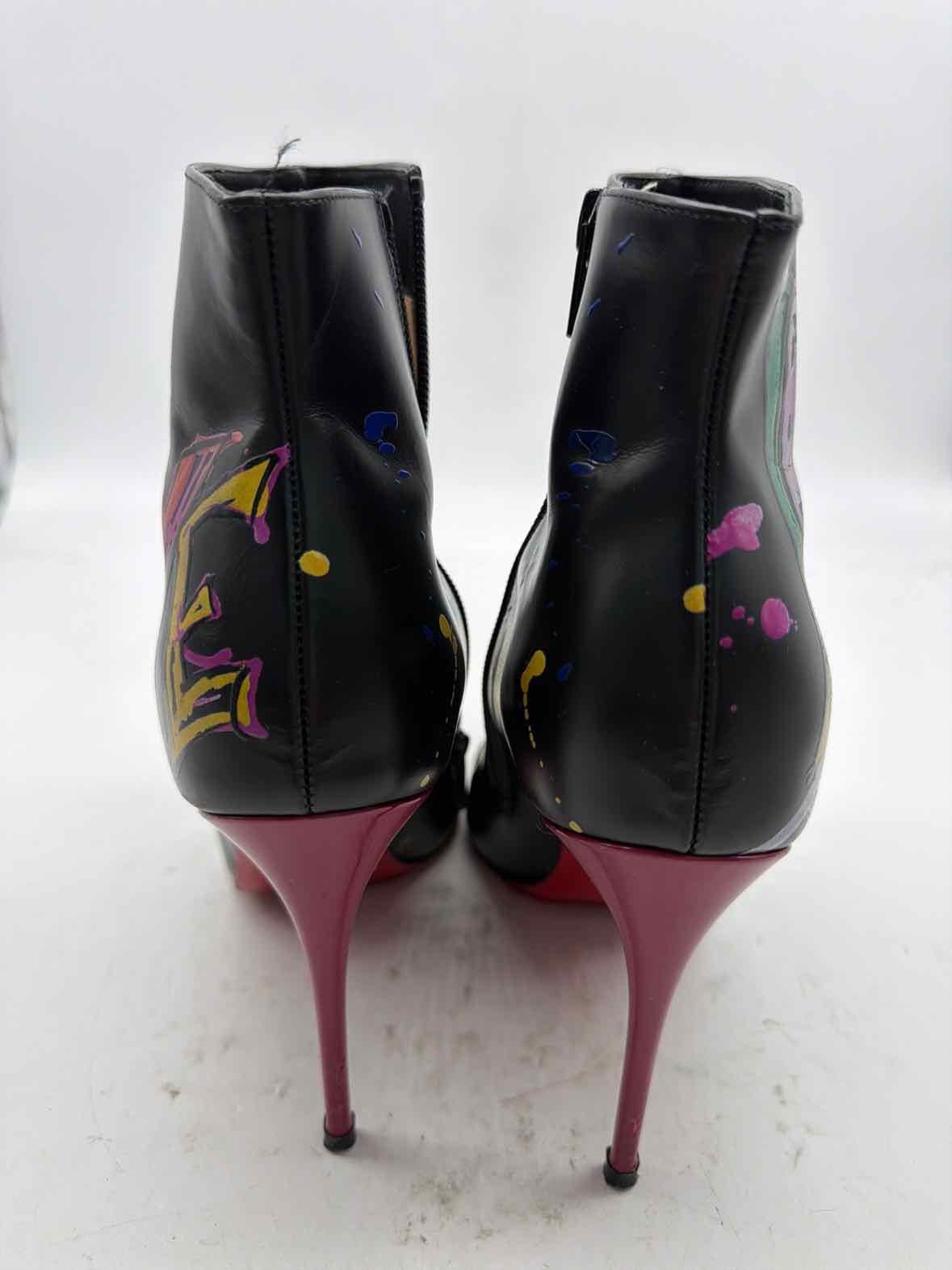 Pre-Owned Christian Louboutin Black Size 6.5 Ankle Boot Boots | True Fashionistas.