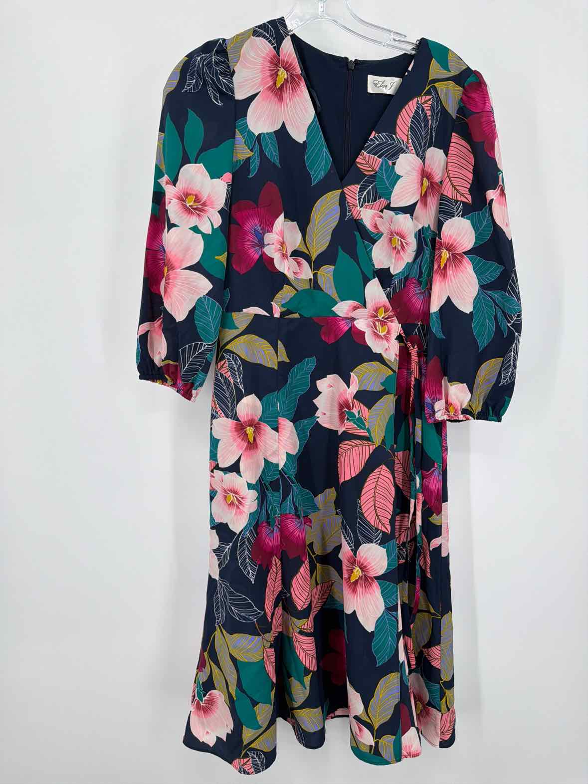 Pre-Owned Eliza J Multi-Color Size 4 Midi Long Sleeve Dress | True Fashionistas.