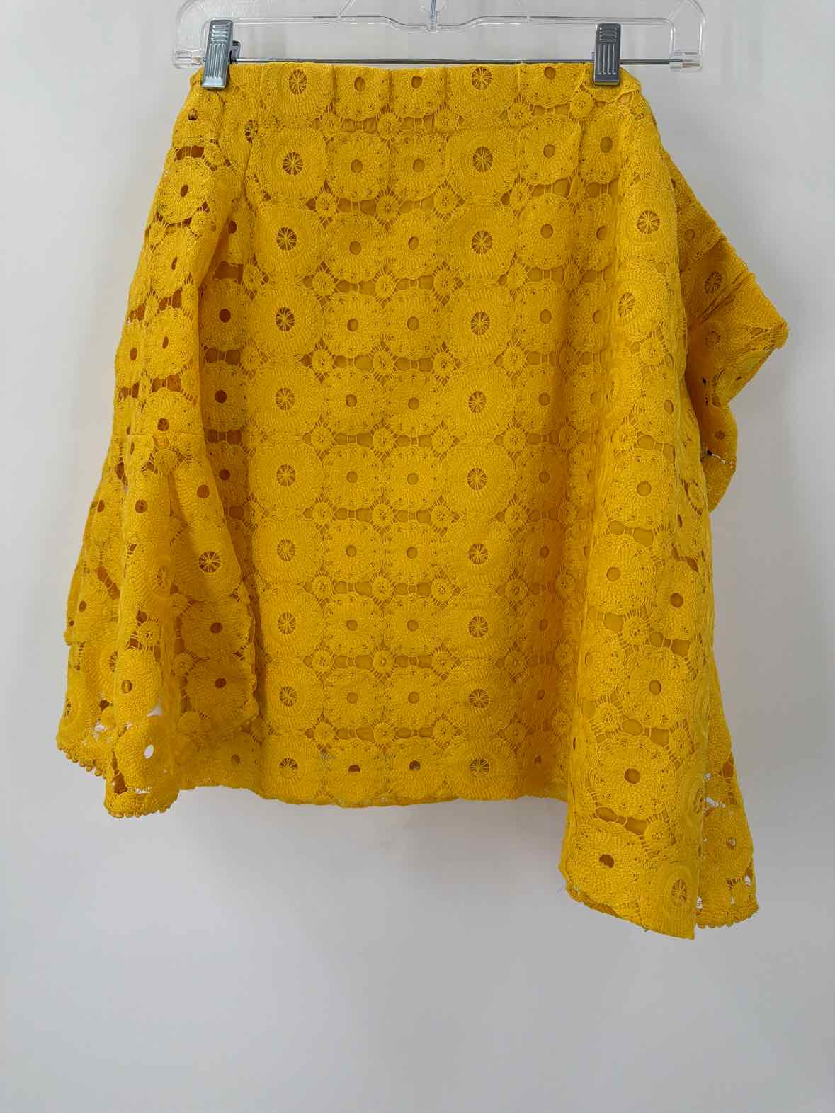 Pre-Owned Trina Turk Yellow Size Medium Off Shoulder Blouse | True Fashionistas.