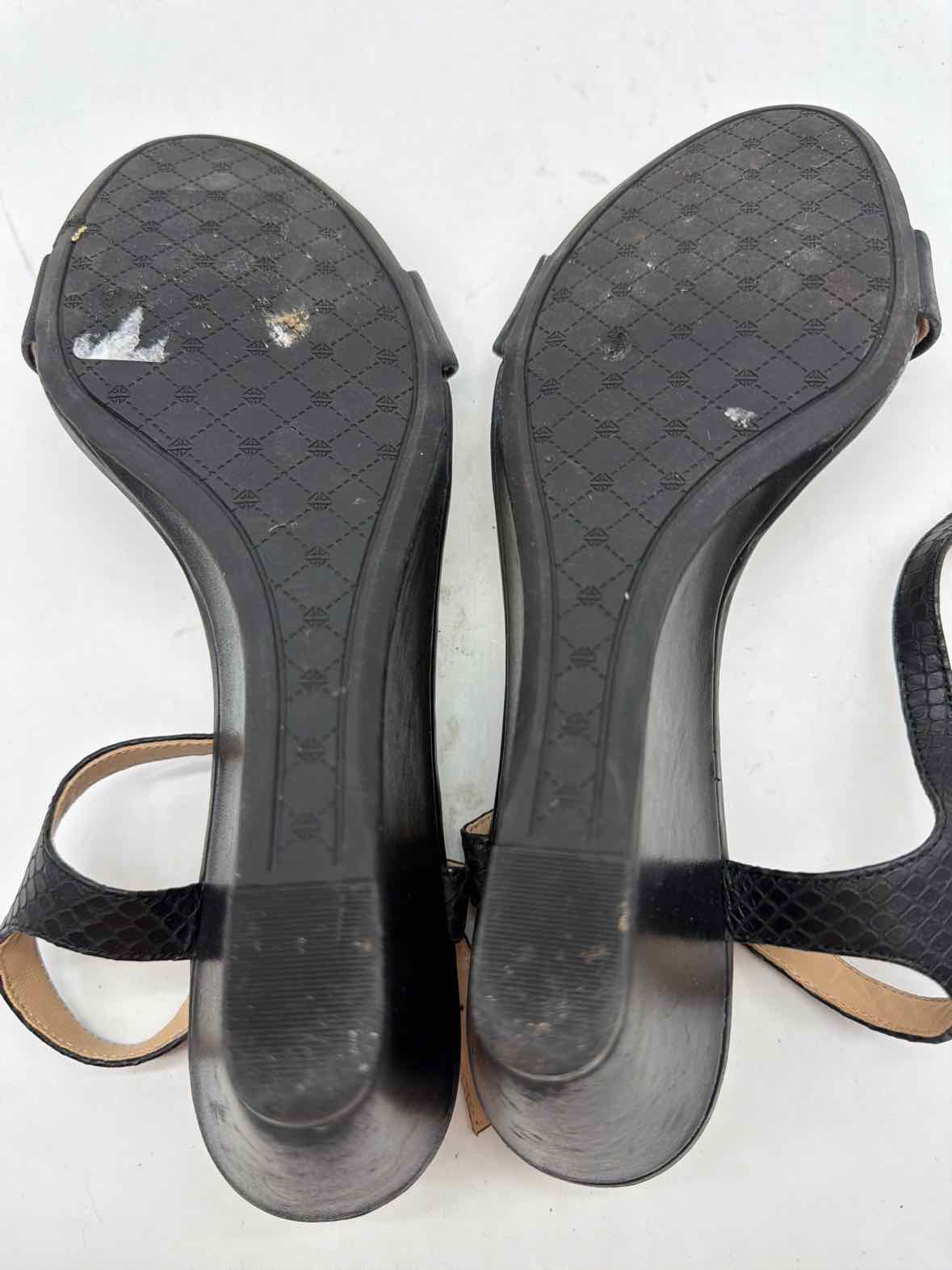Pre-Owned Antonio Melani Black Size 9 Wedge Heels | True Fashionistas.