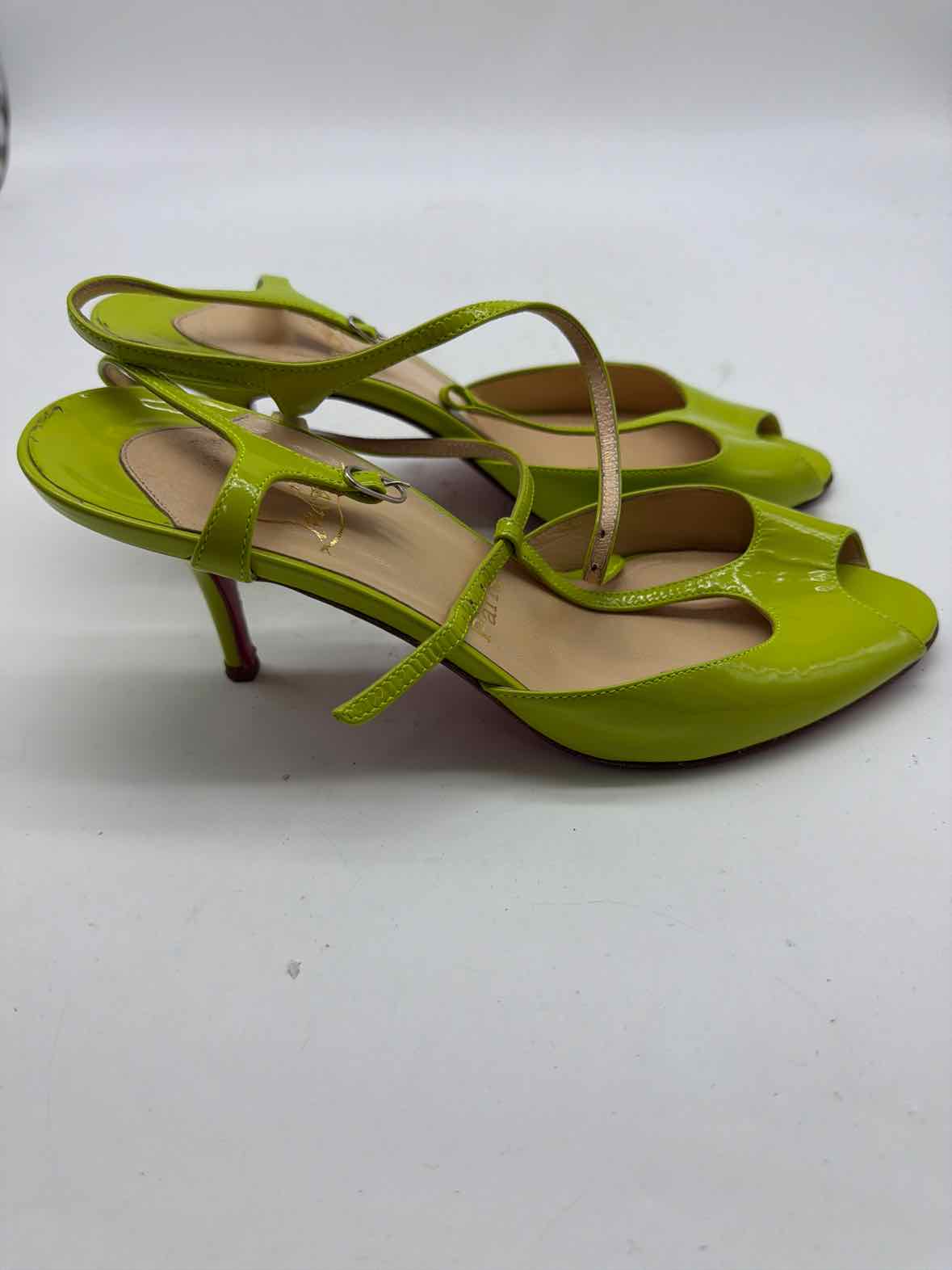 Pre-Owned Christian Louboutin Green Size 8 Patent Leather Strappy Heels | True Fashionistas.