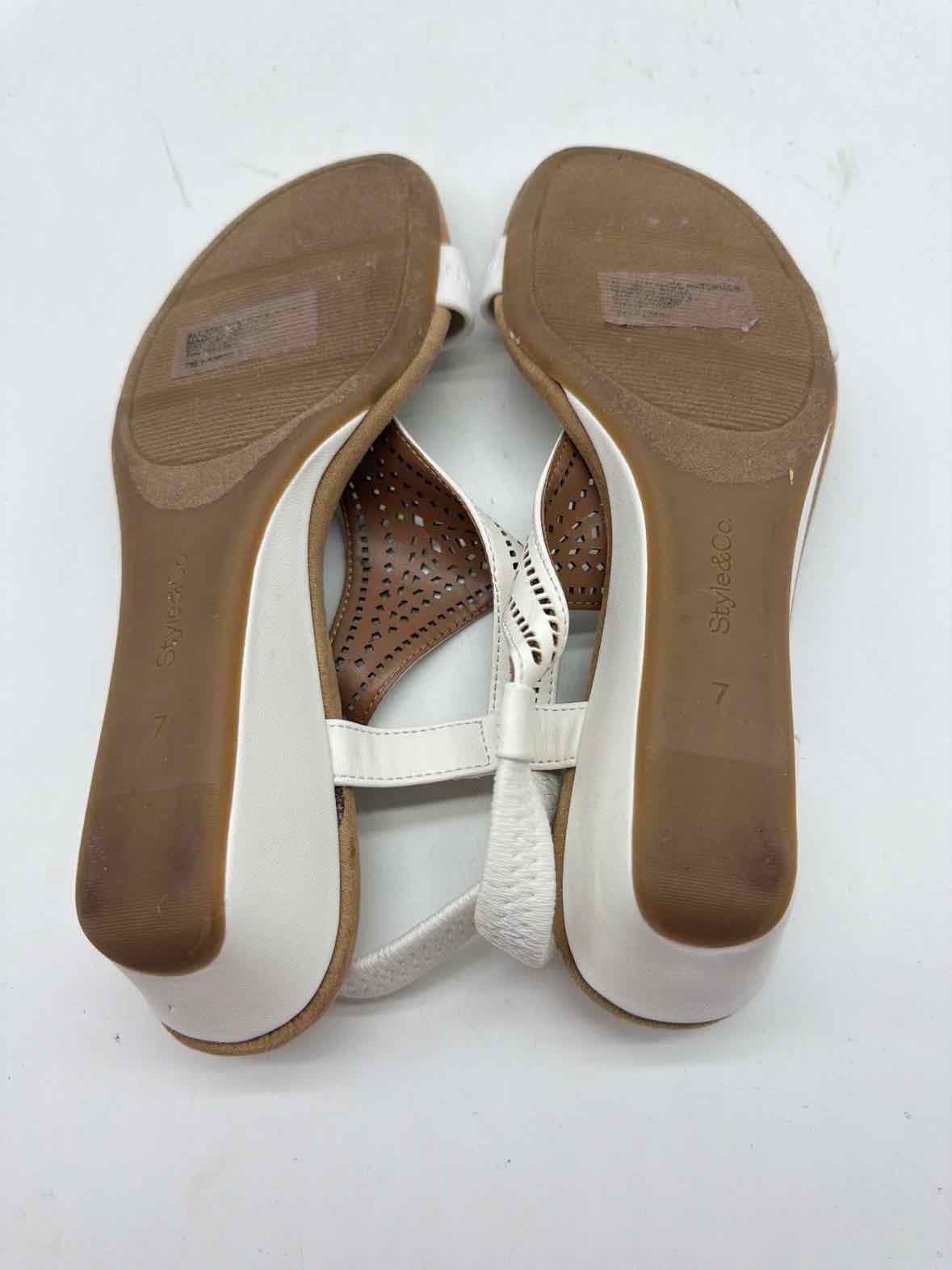 Pre-Owned Style & Co White Size 7 Wedge Heels | True Fashionistas.