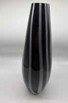 Black & White Glass Vase | True Fashionistas.