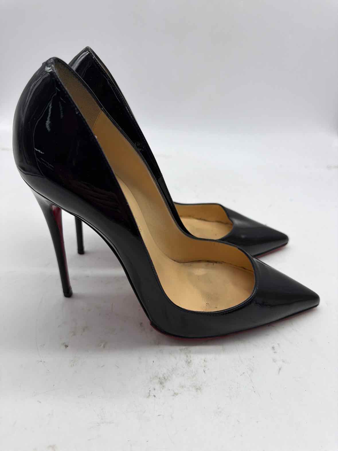 Pre-Owned Christian Louboutin Black Size 9.5 Patent Leather Stiletto Heels | True Fashionistas.