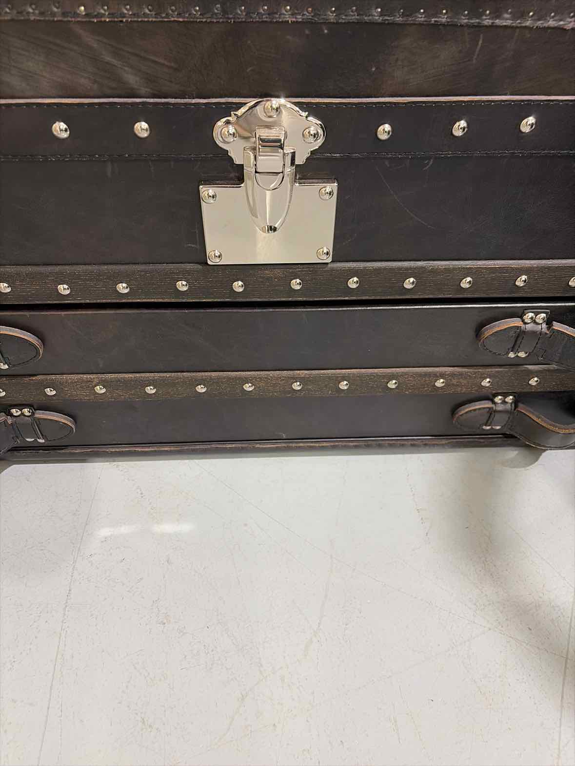 Brown Leather Decorative chest | True Fashionistas.