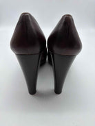 Pre-Owned Stuart Weitzman Brown Size 7.5 Peep Toe Heels | True Fashionistas.