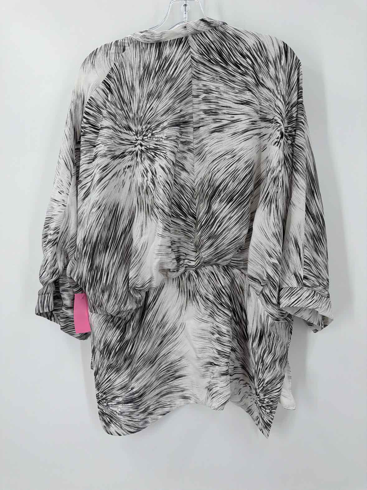 Pre-Owned ASTR White Size Small Cardigan Blouse | True Fashionistas.