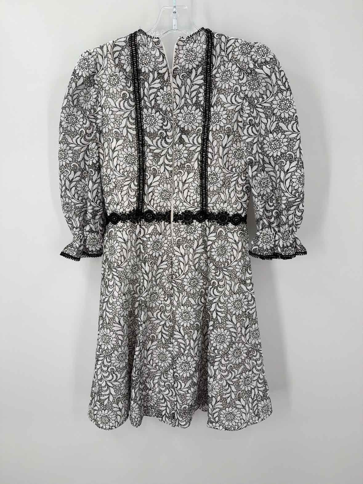 Pre-Owned Monique Lhullier White Size 0 Lace Cocktail Short Long Sleeve Dress | True Fashionistas.