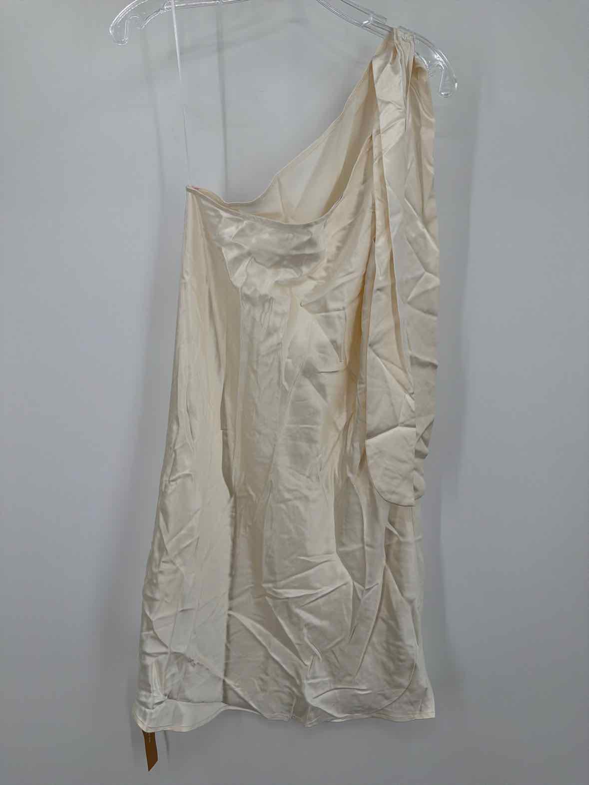 Pre-Owned Reformation Ivory Size Large One Shoulder Short Sleeveless Dress | True Fashionistas.