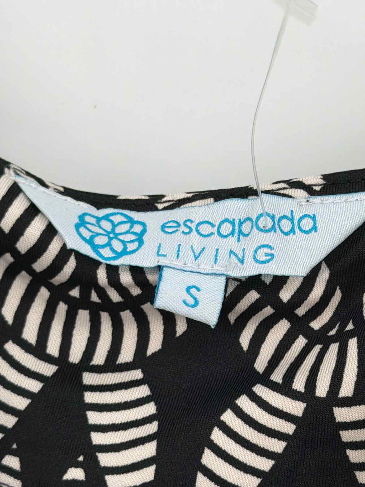 Pre-Owned Escapada Black Size Small Short Sleeveless Dress | True Fashionistas.