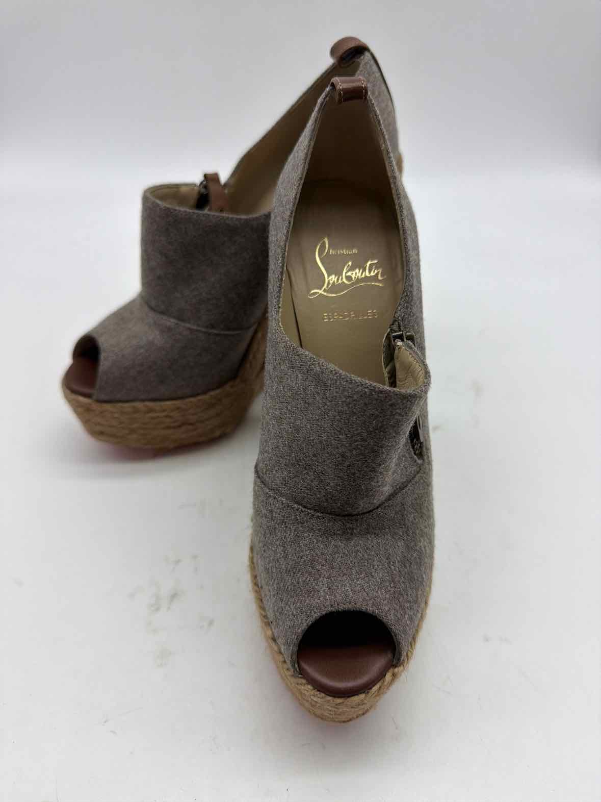 Pre-Owned Christian Louboutin Grey Size 6 Wedge Heels | True Fashionistas.