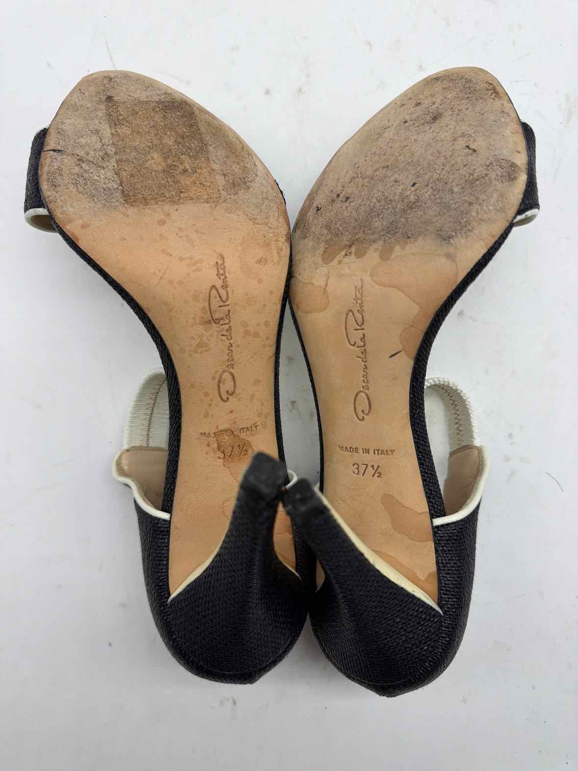 Pre-Owned Oscar de la Renta Black Size 37.5 Ankle Strap Heels | True Fashionistas.