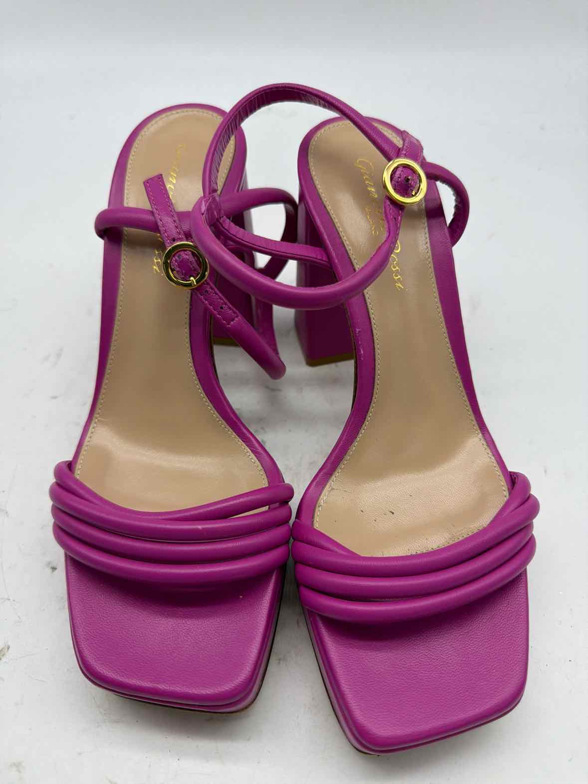 Pre-Owned Gianvito Rossi Pink Size 6 Strappy Heels | True Fashionistas.