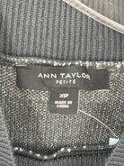 Pre-Owned Ann Taylor Grey Size XS Short Sleeve Sweater | True Fashionistas.