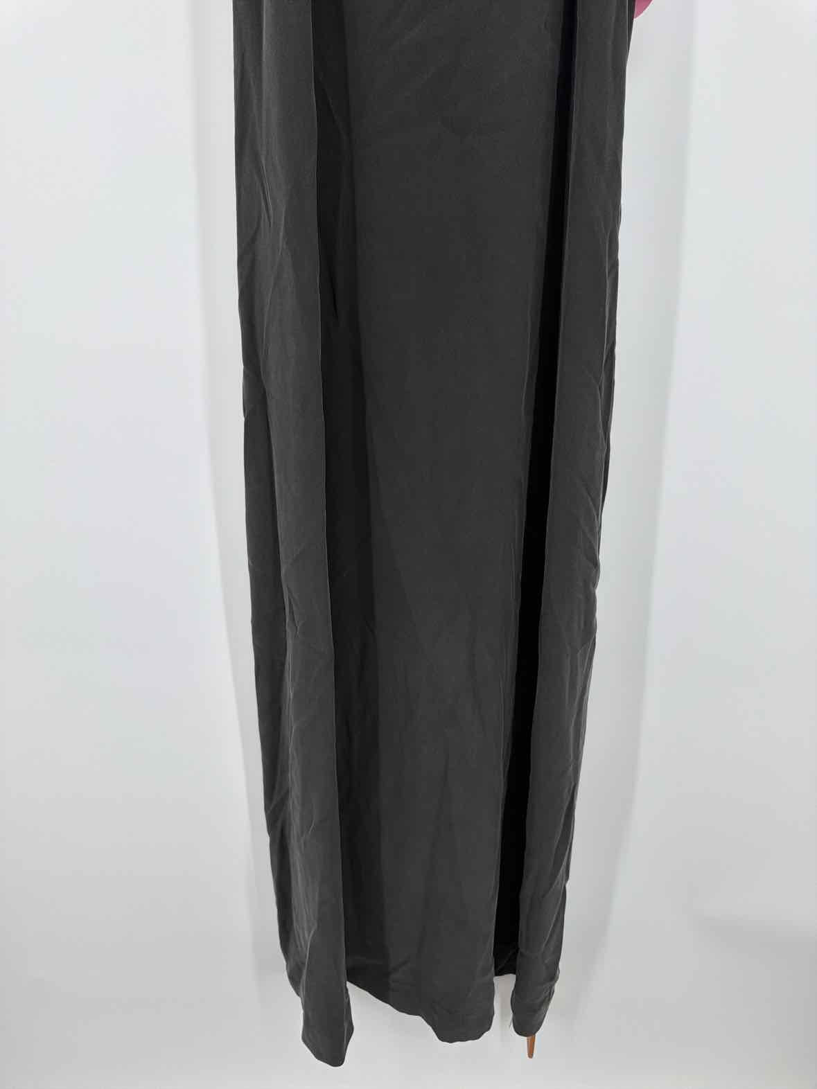 Pre-Owned The Eight Senses Grey Size Medium Long Sleeveless Dress | True Fashionistas.