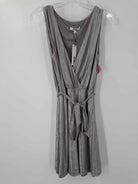 Pre-Owned BB Dakota Grey Size 6 Short Sleeveless Dress | True Fashionistas.